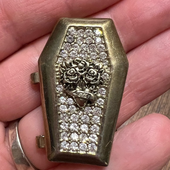 Betsey Johnson Vintage Skeleton In Coffin Halloween Necklace GUC - Picture 12 of 12